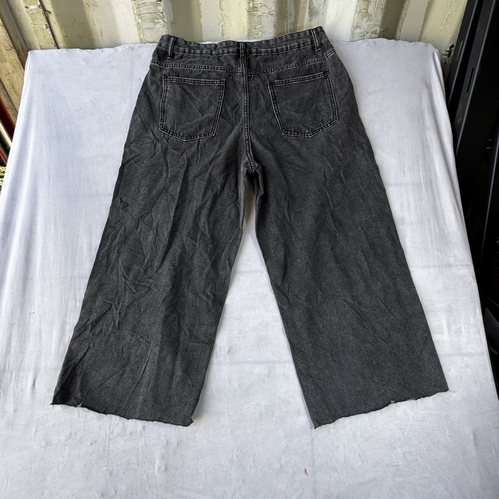 Manfinity Capri Jeans Womens Large Dark Gray Washed Pleated Frayed Hem Wide Leg